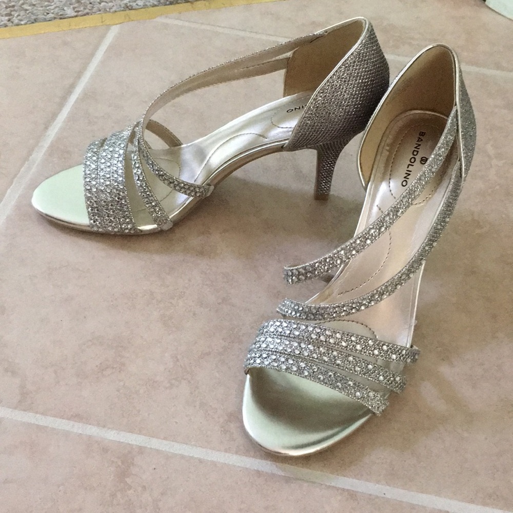 Bandolino Woman’s Dress Pump Shoes - Picture 2 of 2